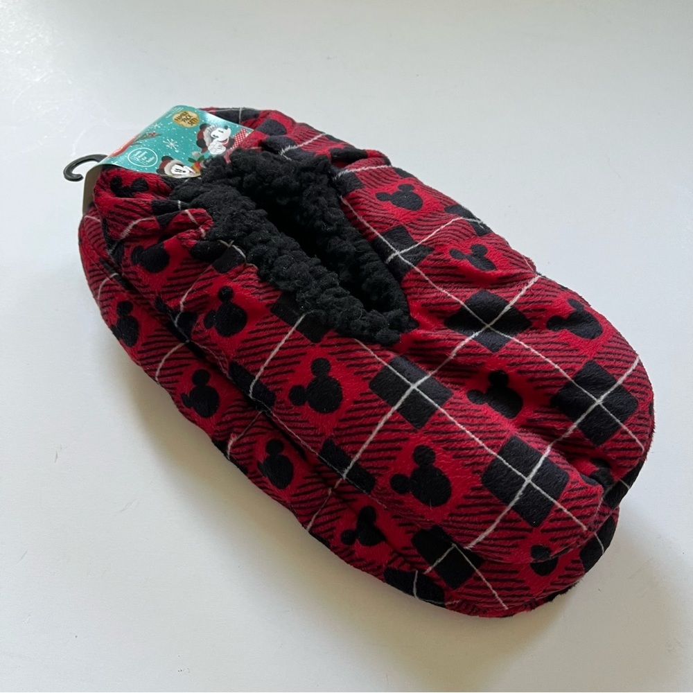 NWT Red Black Mickey Buffalo Slippers Disney, Size M/L 8-10
